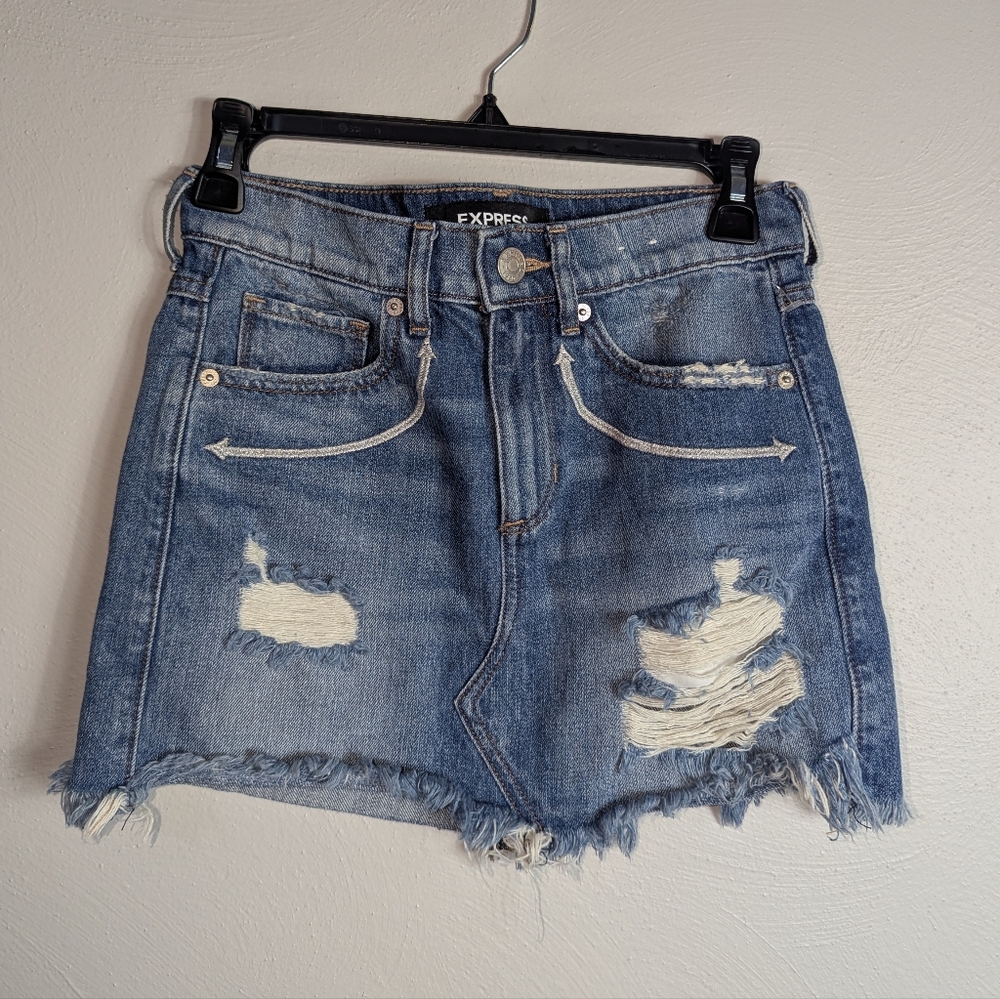 00 Express Straight Mid Rise Mini Denim Distressed Skirt